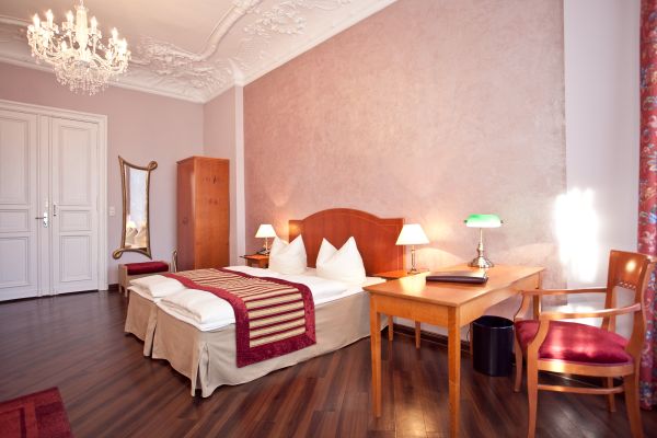 Kult-Hotel Auberge (Berlin)